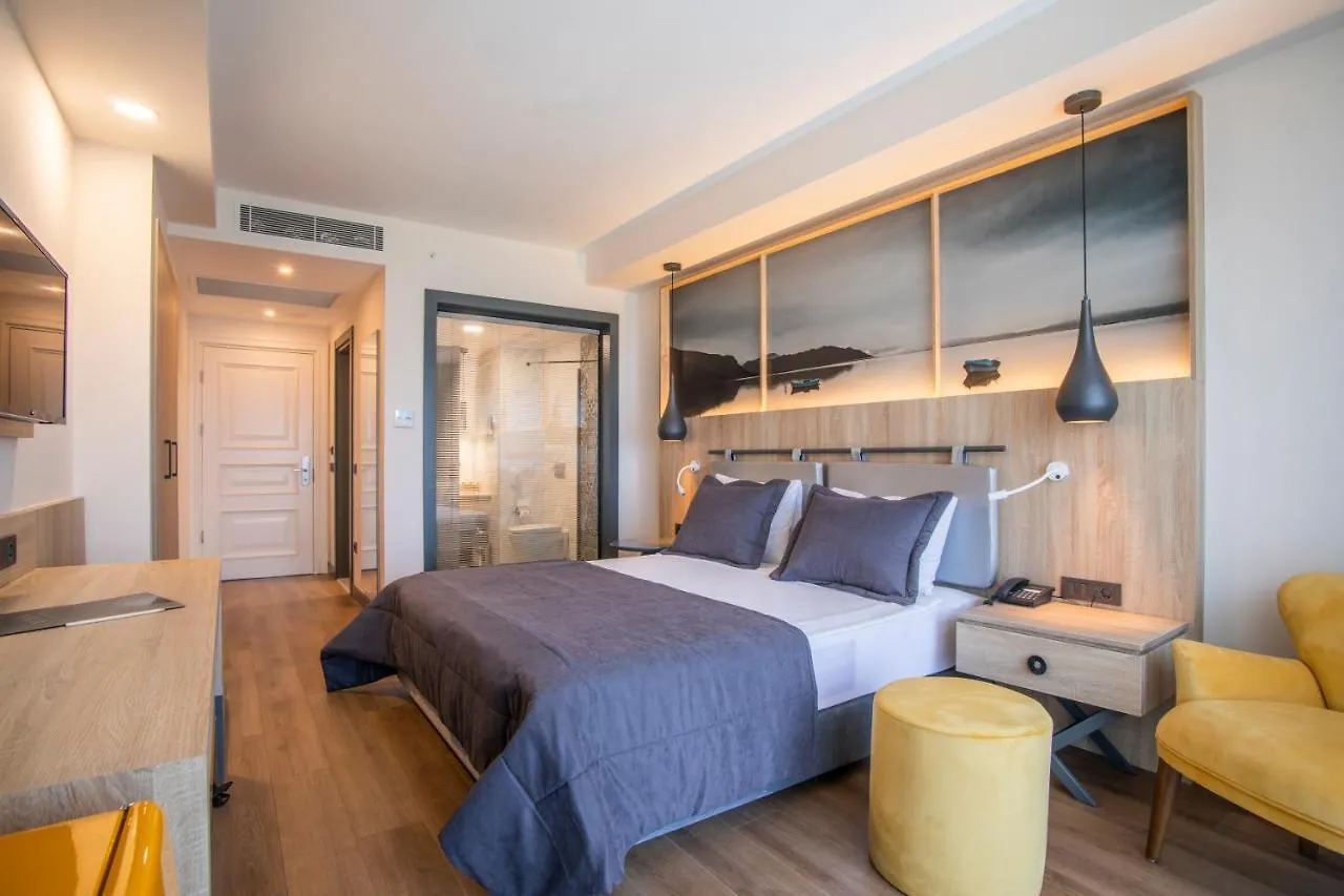 Maia Luxury Beach Hotel & Spa Гюзельчамли